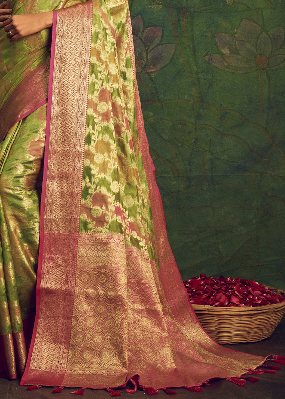 Buy MySilkLove Olive Green Woven Banarasi Rangkath Silk Saree Online