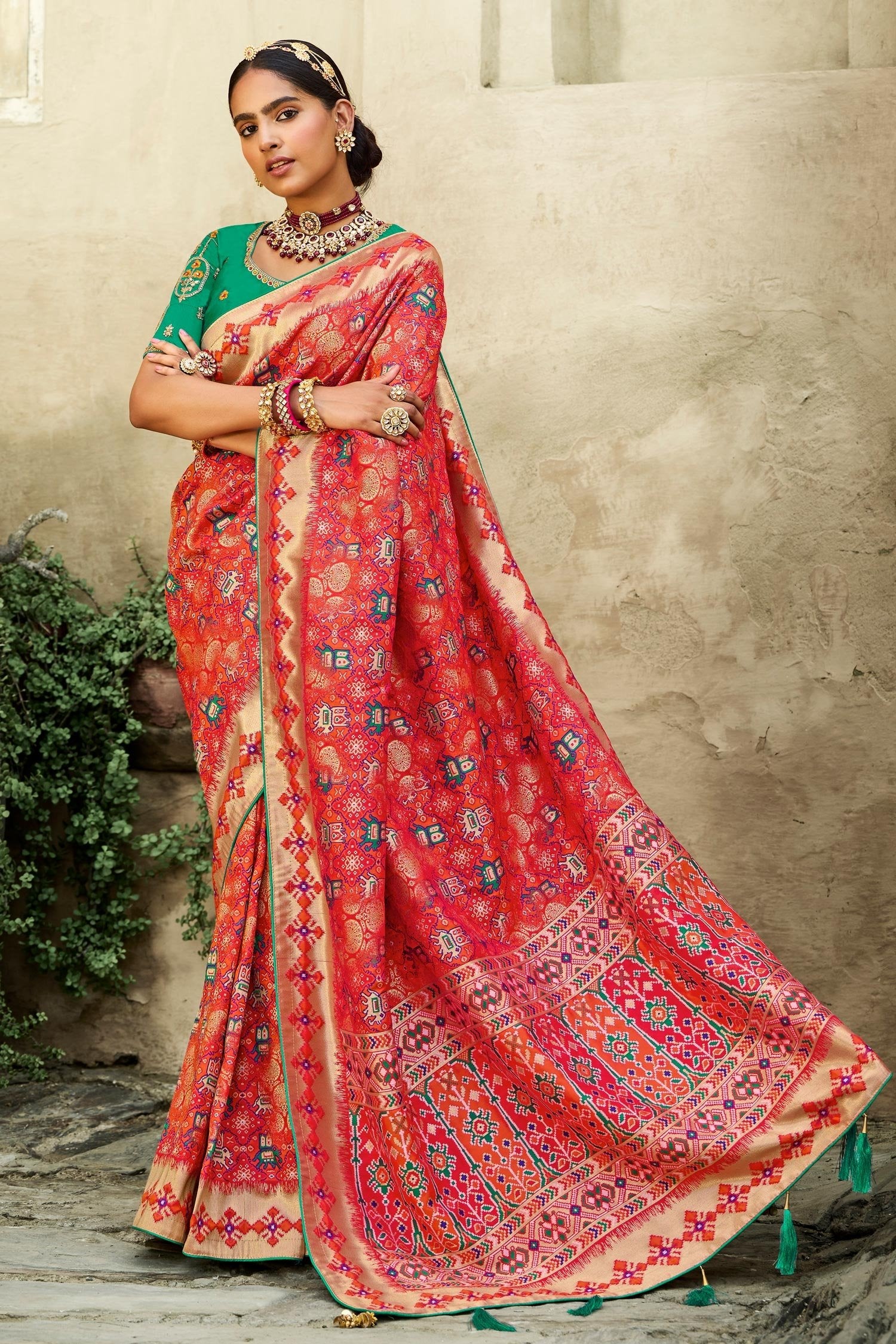 Buy MySilkLove Roman Pink and Green Zari Woven Designer Banarasi Saree Online