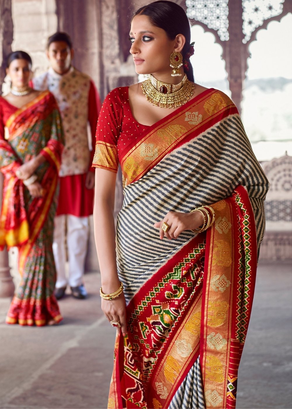 Buy MySilkLove Tapa White and Red Zari Woven Patola Saree Online