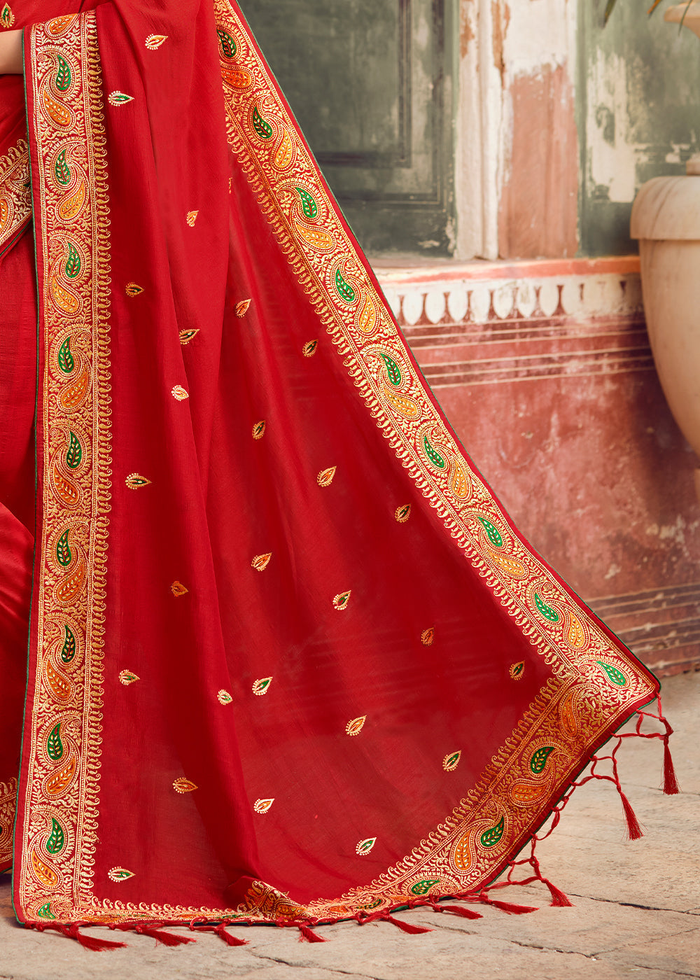 Buy MySilkLove Mojo Red Woven Banarasi Saree with Embroidery Work Online