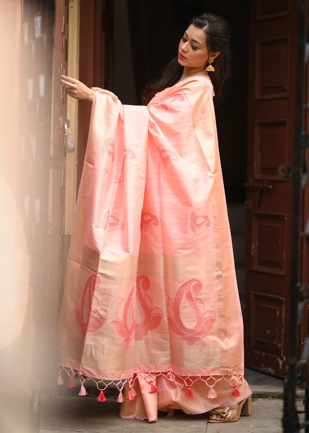 Buy MySilkLove Lilac Pink Woven Soft Silk Saree Online