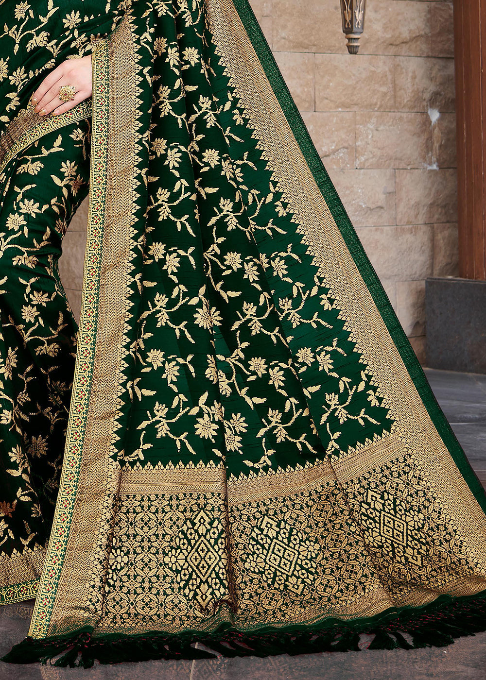 Buy MySilkLove Hippie Green Zari Woven Banarasi Silk Saree Online