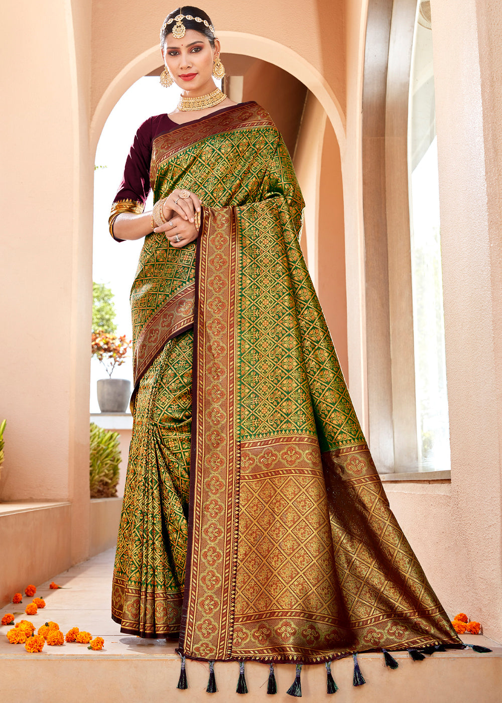 Buy MySilkLove Kumera Green Woven Banarasi Silk Saree Online