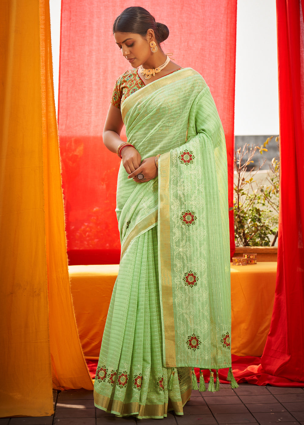 Buy MySilkLove Olivine Green Woven Linen Silk Saree Online