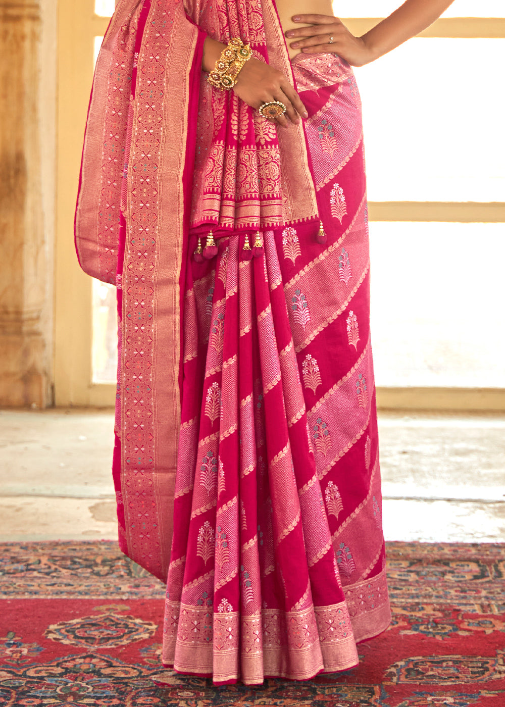 Buy MySilkLove Froly Pink Zari Woven Banarasi Silk Saree Online