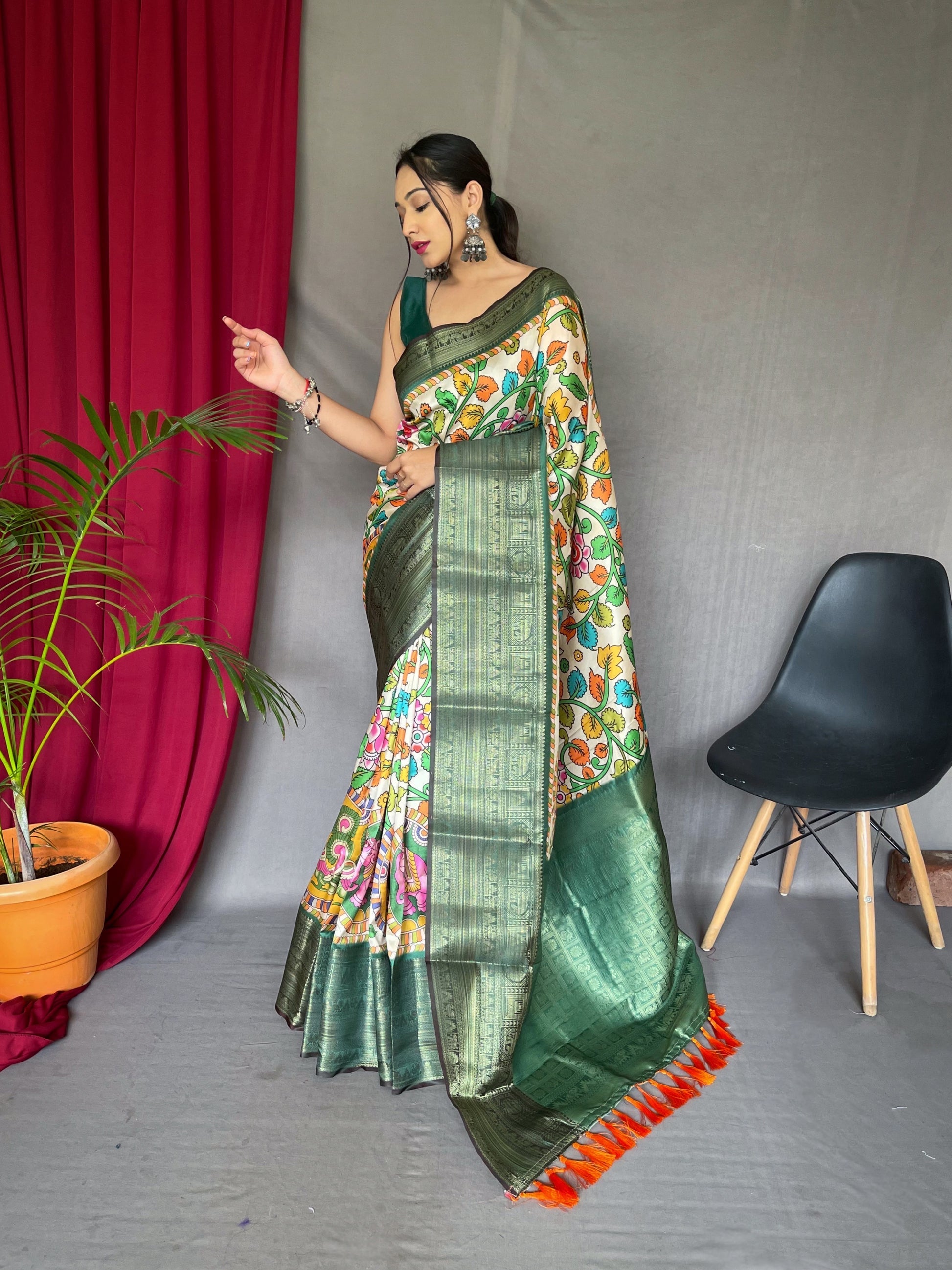 Buy MySilkLove Schist Green Kalamkari Gala Printed Saree Online