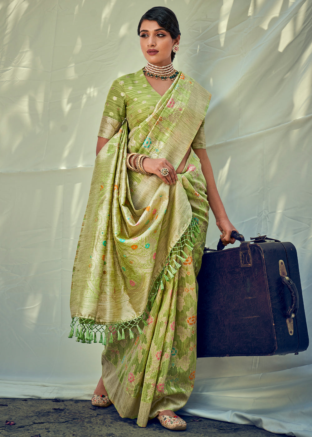 Buy MySilkLove Wild Willow Green Zari Woven Banarasi Linen Saree Online