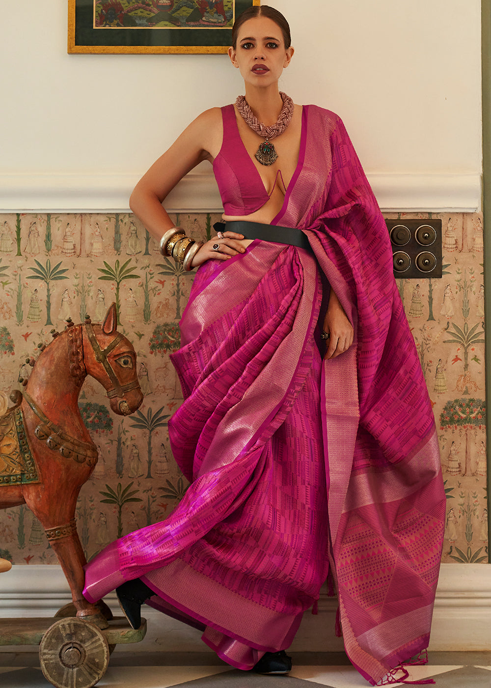 Buy MySilkLove Blush Pink Handloom Organza Silk Saree by bollywood actress Kalki Koechlin Online