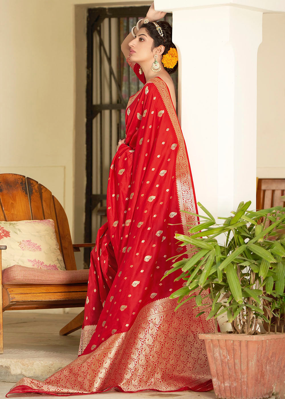 Buy MySilkLove Thunderbird Red Zari Woven Banarasi Silk Saree with Butti Work Online