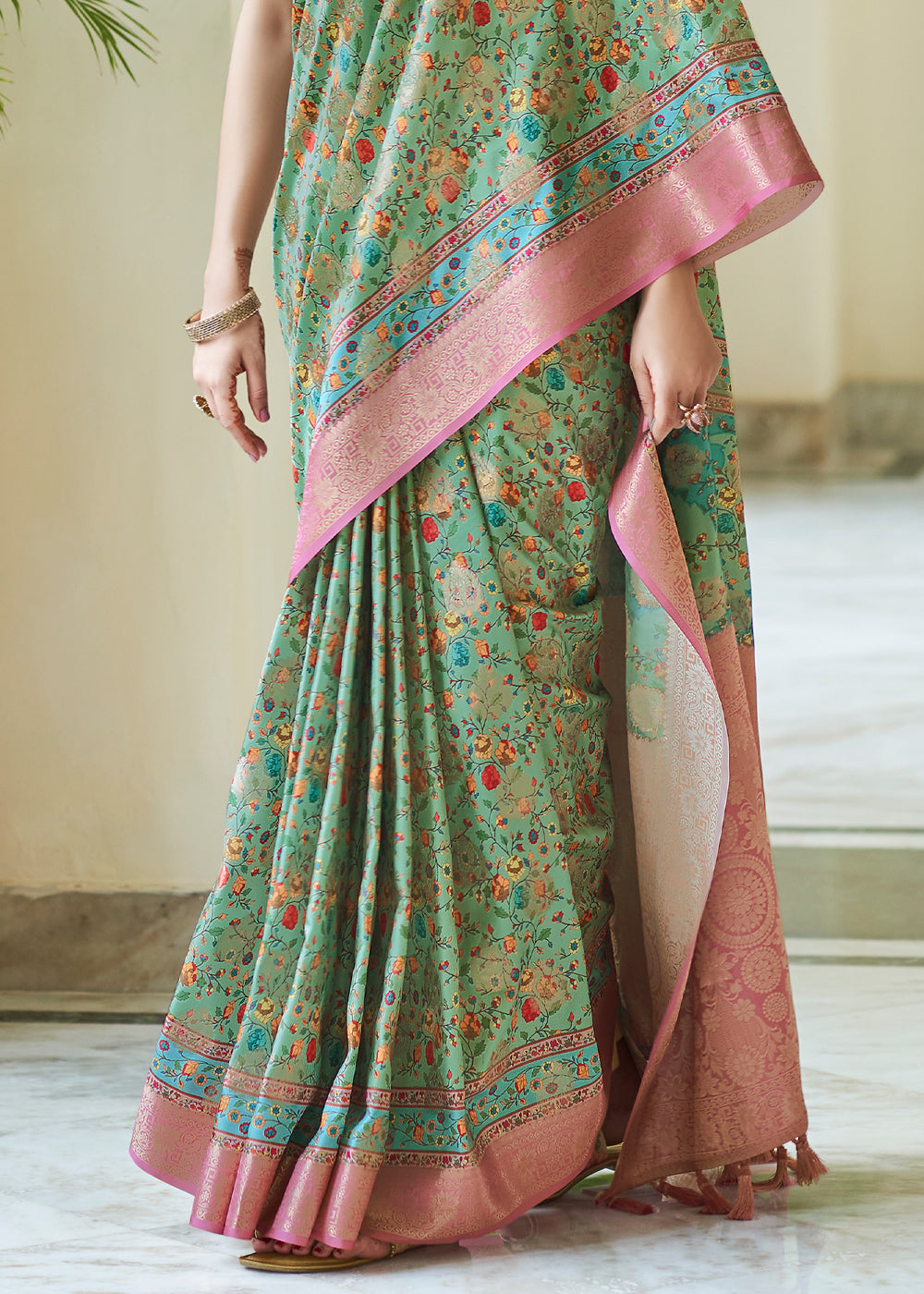 Buy MySilkLove Amulet Green Banarasi Saree with Jamewar Print Online