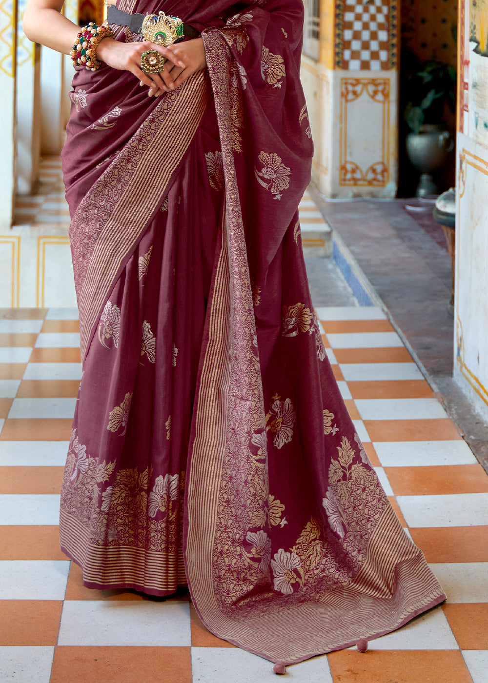 Buy MySilkLove Heath Purple Zari Woven Banarasi Saree Online