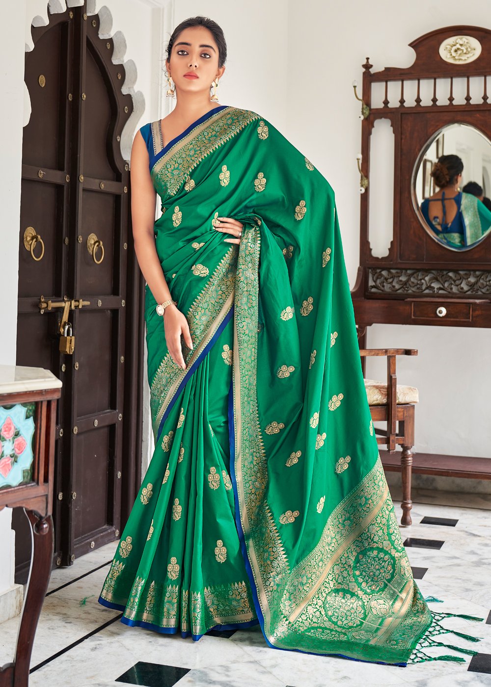 Buy MySilkLove Amazon Green Zari Woven Banarasi Silk Saree Online