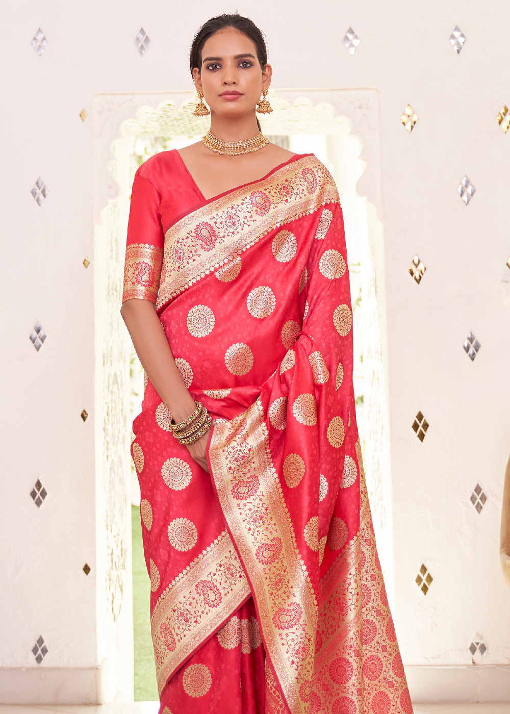 Buy MySilkLove Watermelon Pink Zari Woven Dual Tone Banarasi Saree Online