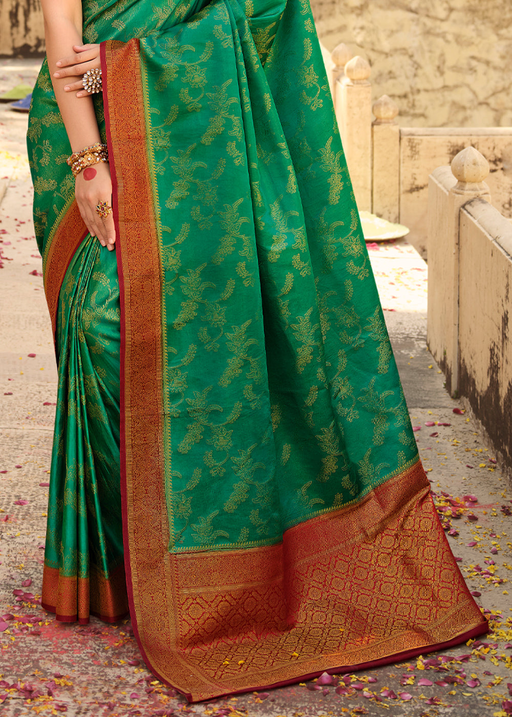 Buy MySilkLove Goblin Green & Red Zari Woven Kanjivaram Saree Online