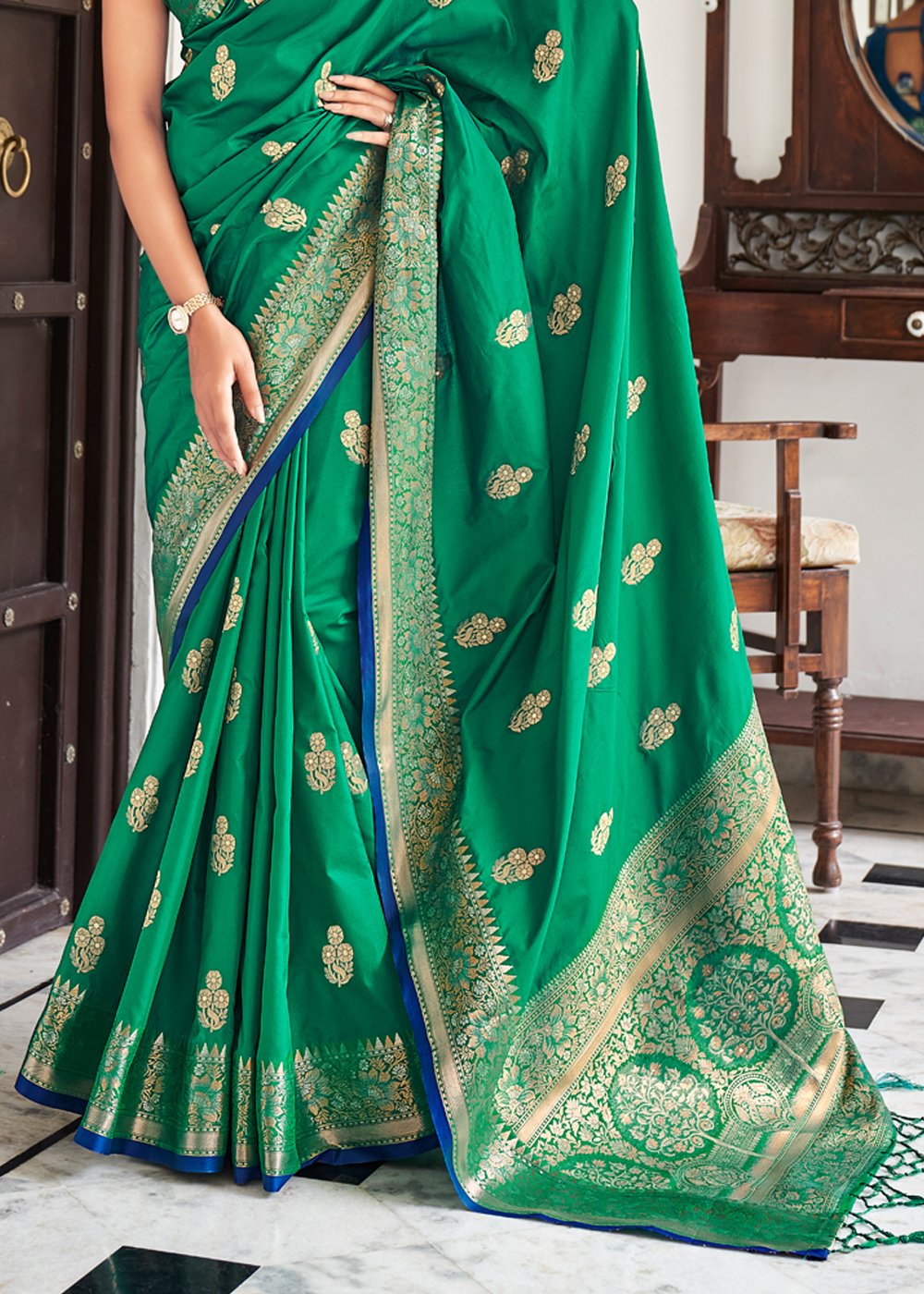 Buy MySilkLove Amazon Green Zari Woven Banarasi Silk Saree Online