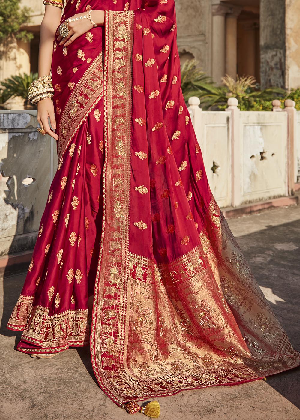 Buy MySilkLove Cedar Red Zari Woven Banarasi Silk Saree with Embroidered Blouse Online