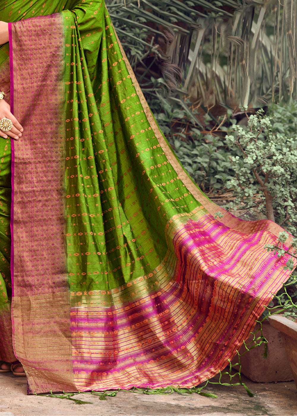 Buy MySilkLove Christi Green Woven Banarasi Raw Silk Saree Online