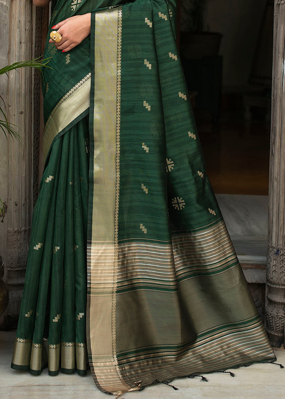 Buy MySilkLove Leather Green Zari Woven Tussar Silk Saree Online