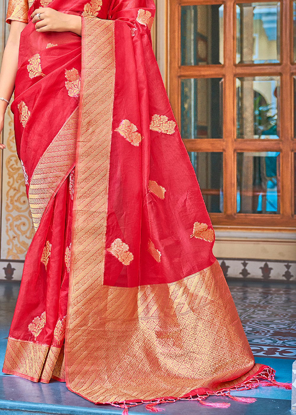 Buy MySilkLove Salmon Reddish Pink Zari Woven Banarasi Organza Saree Online