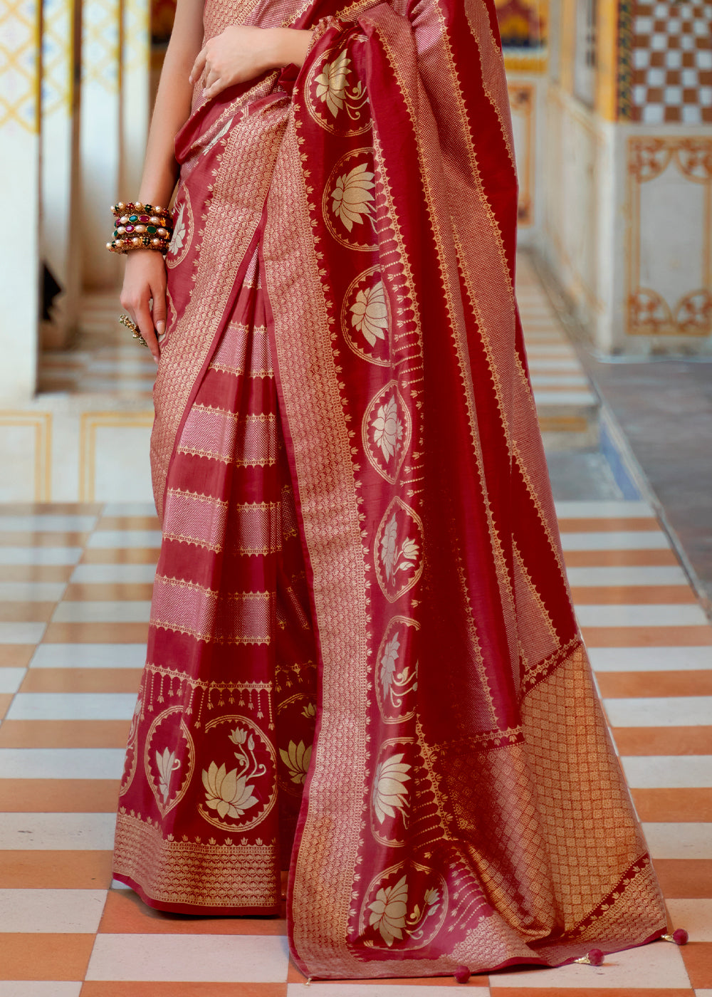 Buy MySilkLove Chestnut Dark Red Zari Woven Banarasi Saree Online